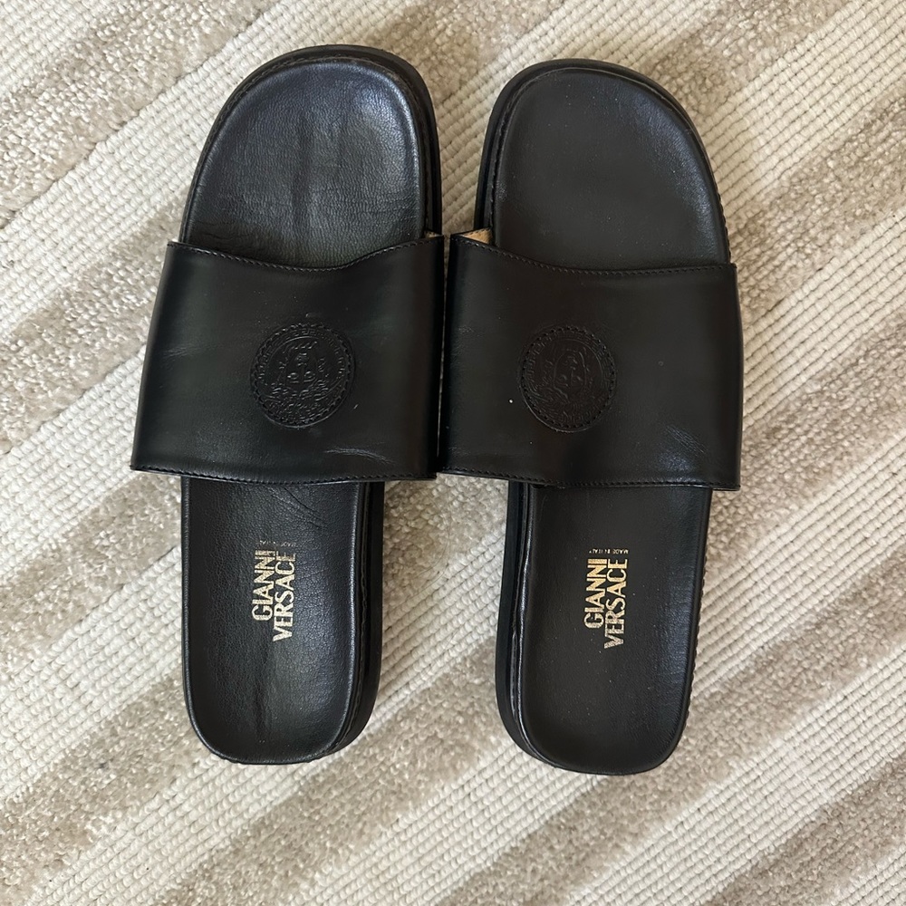 BLACK GIANNI VERSACE SLIDES SANDALS